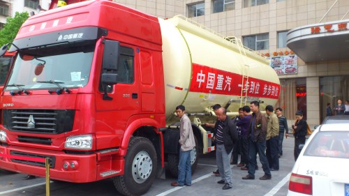 廣大車主現(xiàn)場(chǎng)觀摩